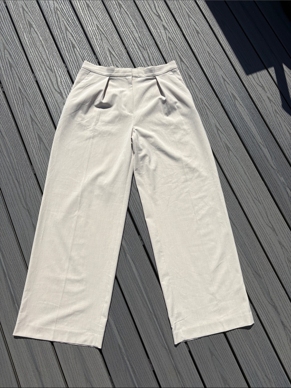 H&M Cream Pleated Wide-Leg Pants 
Perfect for spring & summer!
